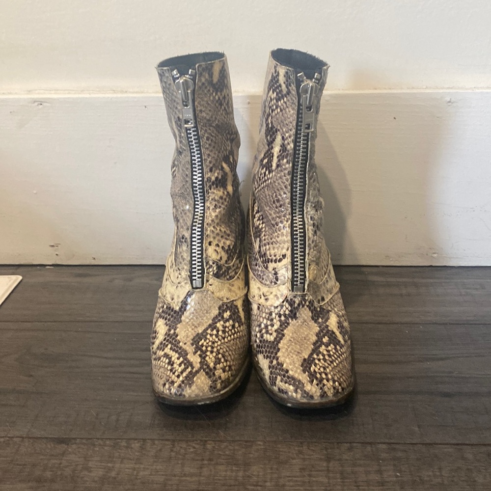 reptile boots